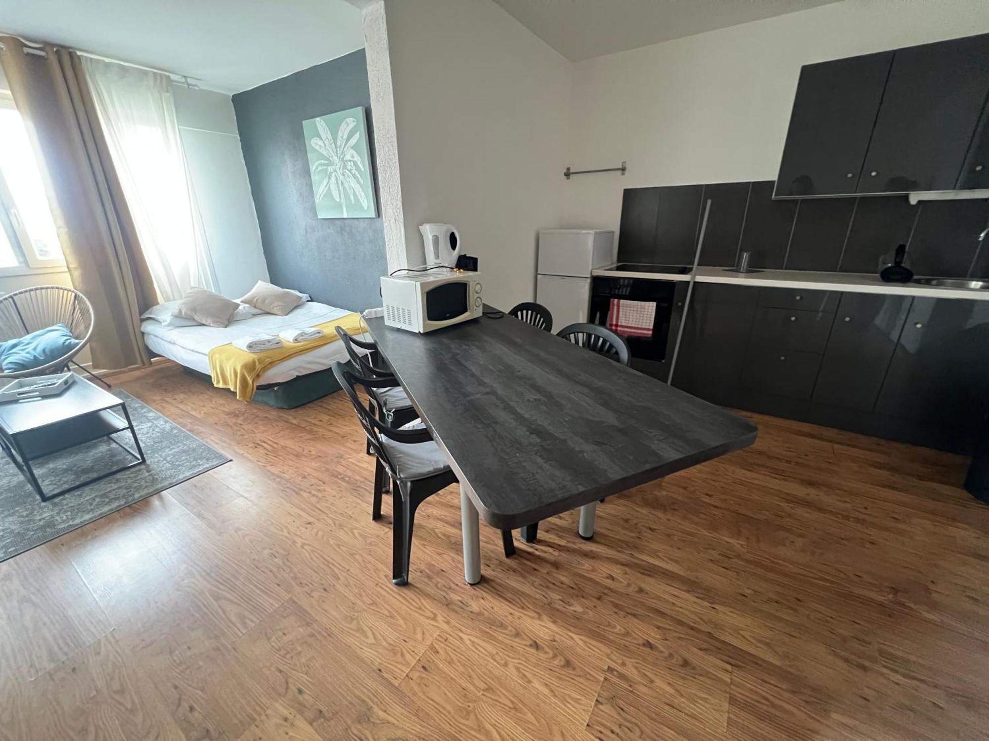 Mon Palmier Grand Appartement Parking Un-Sejour-A-Part Metz Exterior photo